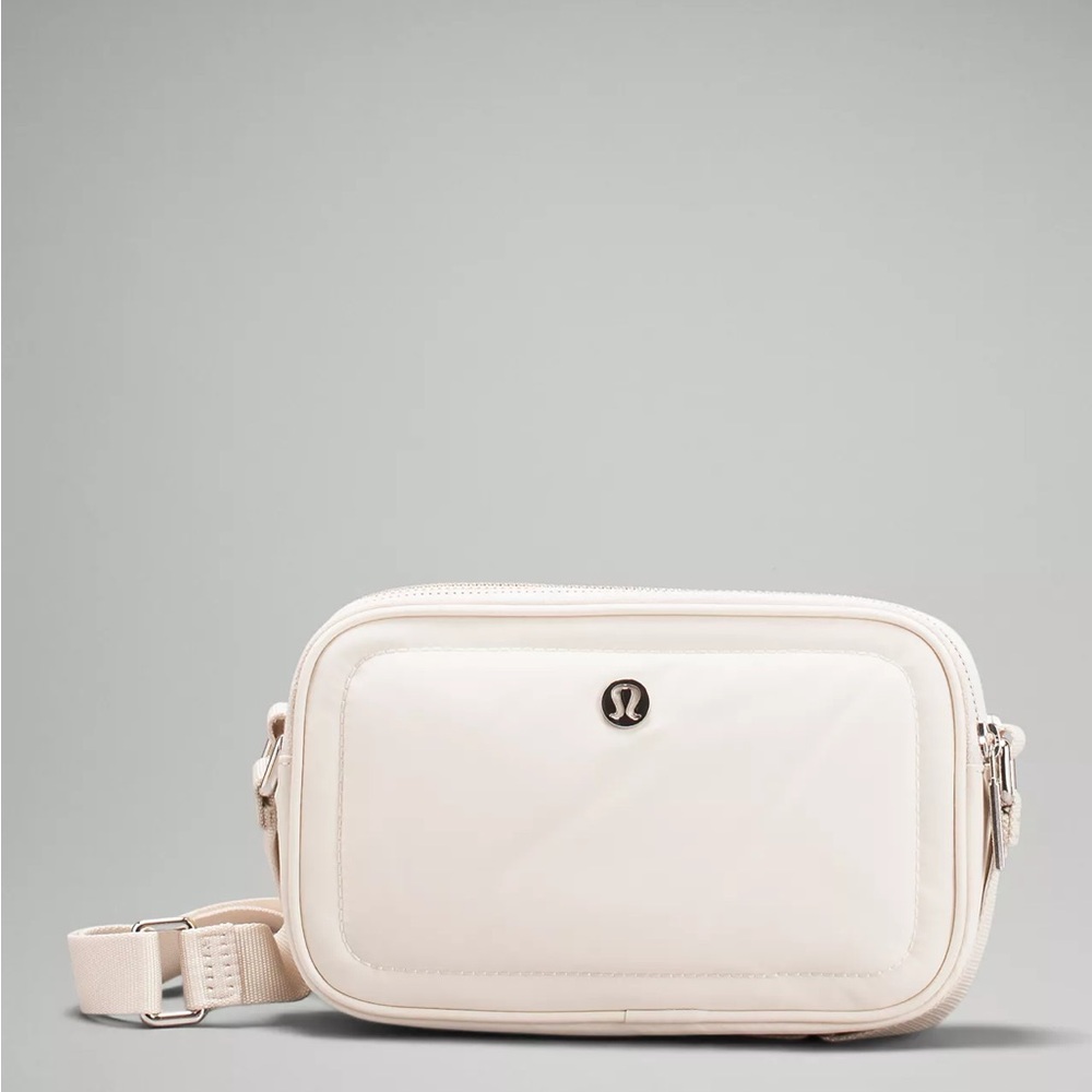 Lululemon Crossbody Camera Bag 2L